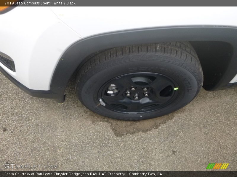 White / Black 2019 Jeep Compass Sport