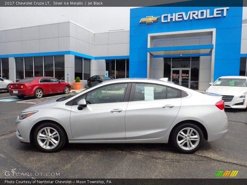 Silver Ice Metallic / Jet Black 2017 Chevrolet Cruze LT