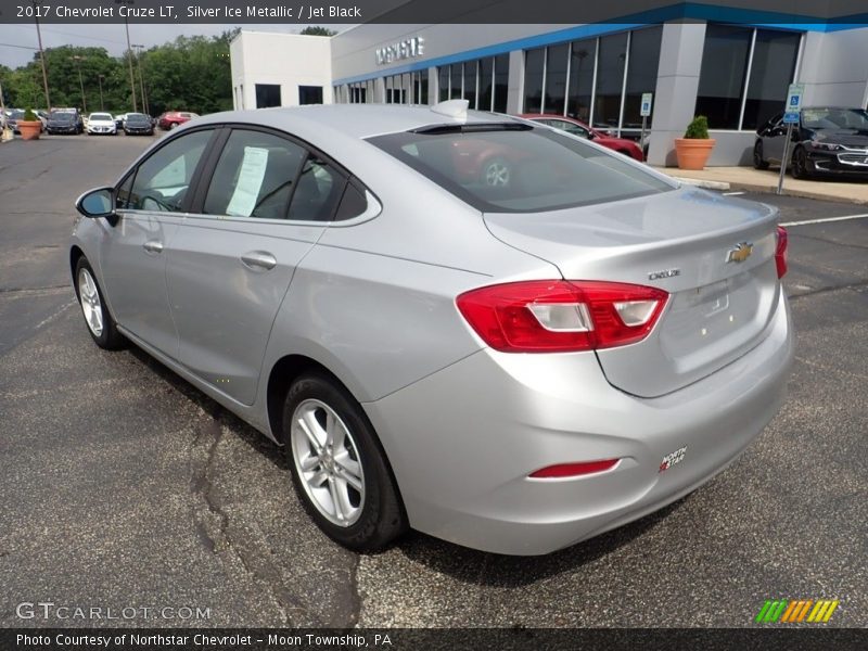 Silver Ice Metallic / Jet Black 2017 Chevrolet Cruze LT