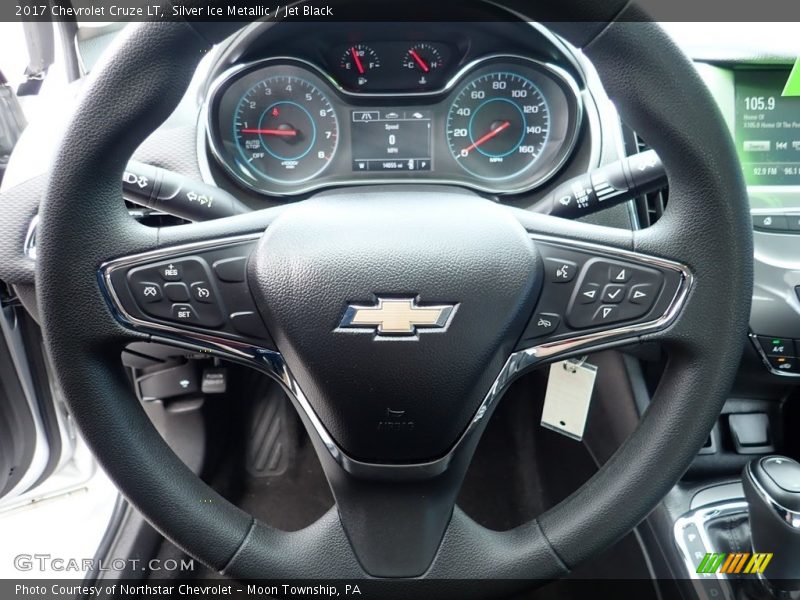 Silver Ice Metallic / Jet Black 2017 Chevrolet Cruze LT
