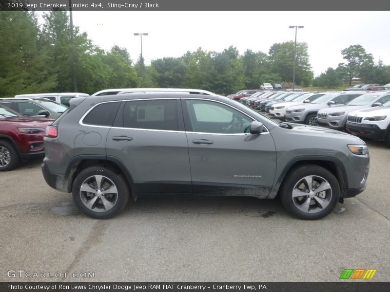 Sting-Gray / Black 2019 Jeep Cherokee Limited 4x4