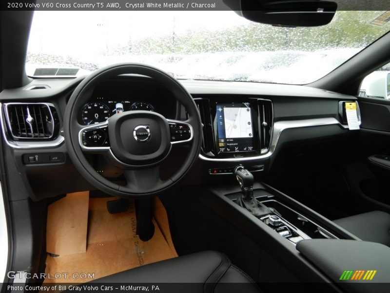  2020 V60 Cross Country T5 AWD Charcoal Interior