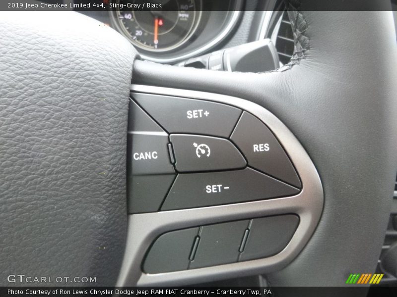 Sting-Gray / Black 2019 Jeep Cherokee Limited 4x4