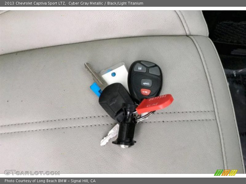Cyber Gray Metallic / Black/Light Titanium 2013 Chevrolet Captiva Sport LTZ