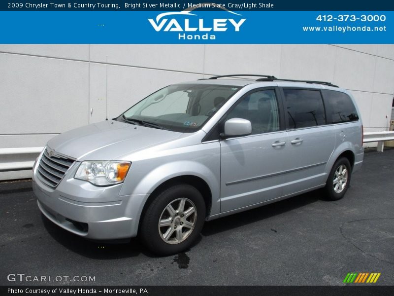 Bright Silver Metallic / Medium Slate Gray/Light Shale 2009 Chrysler Town & Country Touring
