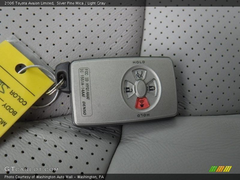 Silver Pine Mica / Light Gray 2006 Toyota Avalon Limited
