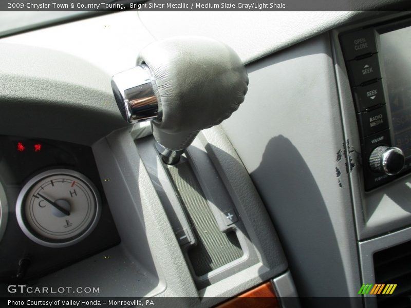 Bright Silver Metallic / Medium Slate Gray/Light Shale 2009 Chrysler Town & Country Touring
