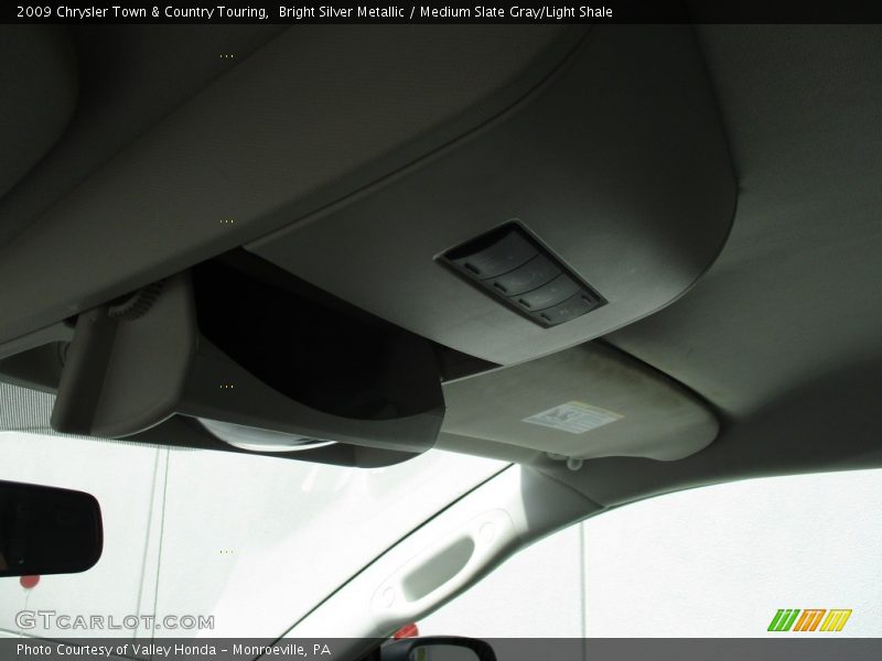 Bright Silver Metallic / Medium Slate Gray/Light Shale 2009 Chrysler Town & Country Touring