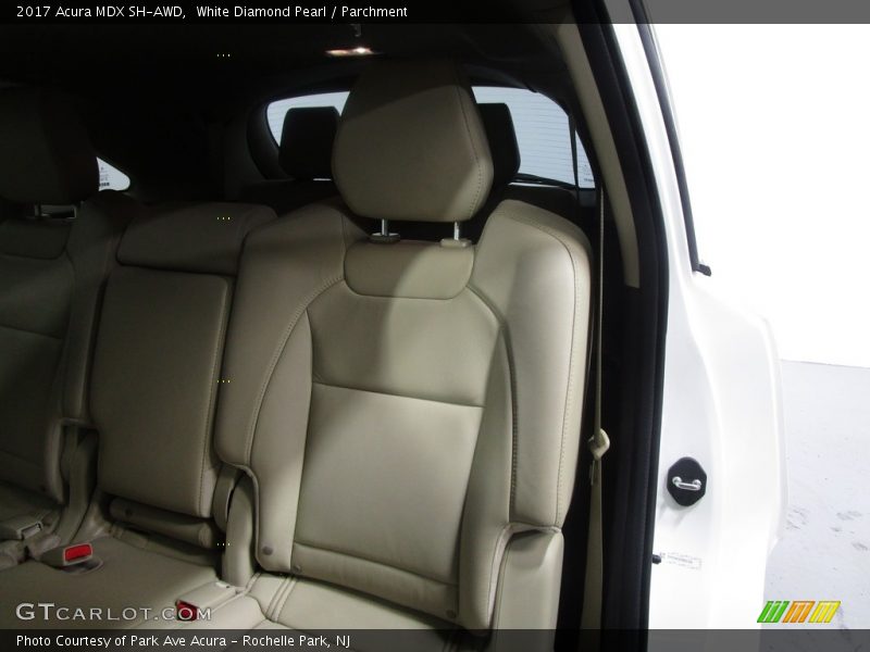 White Diamond Pearl / Parchment 2017 Acura MDX SH-AWD