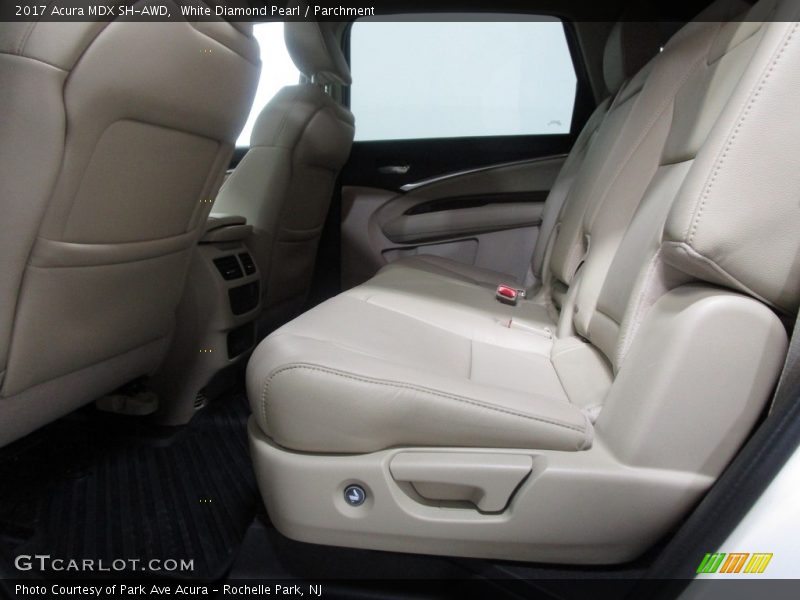 White Diamond Pearl / Parchment 2017 Acura MDX SH-AWD