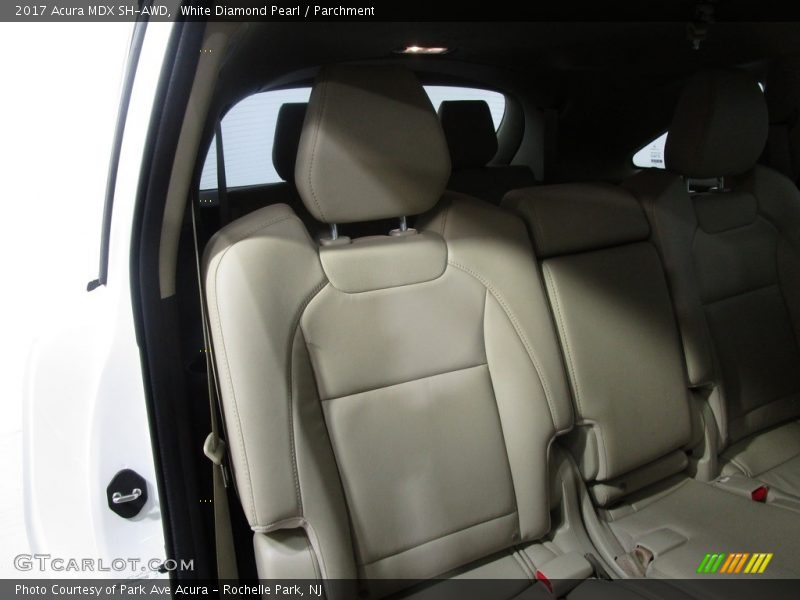 White Diamond Pearl / Parchment 2017 Acura MDX SH-AWD