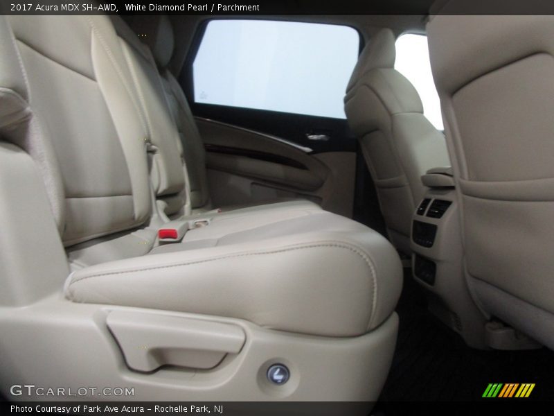 White Diamond Pearl / Parchment 2017 Acura MDX SH-AWD