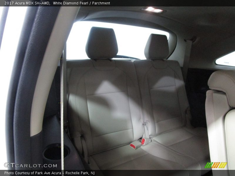 White Diamond Pearl / Parchment 2017 Acura MDX SH-AWD