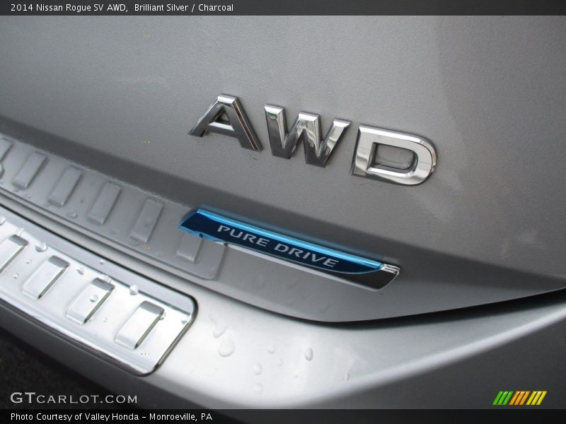 Brilliant Silver / Charcoal 2014 Nissan Rogue SV AWD