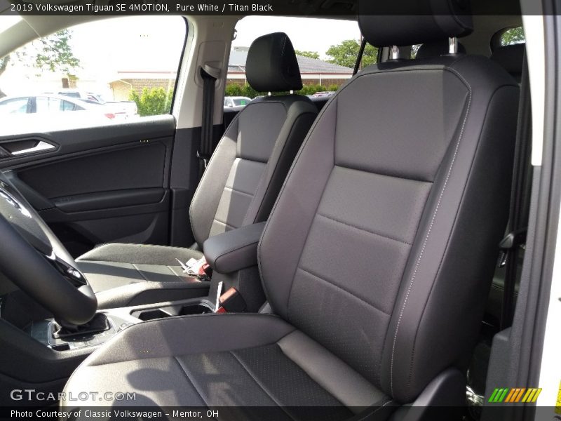 Pure White / Titan Black 2019 Volkswagen Tiguan SE 4MOTION