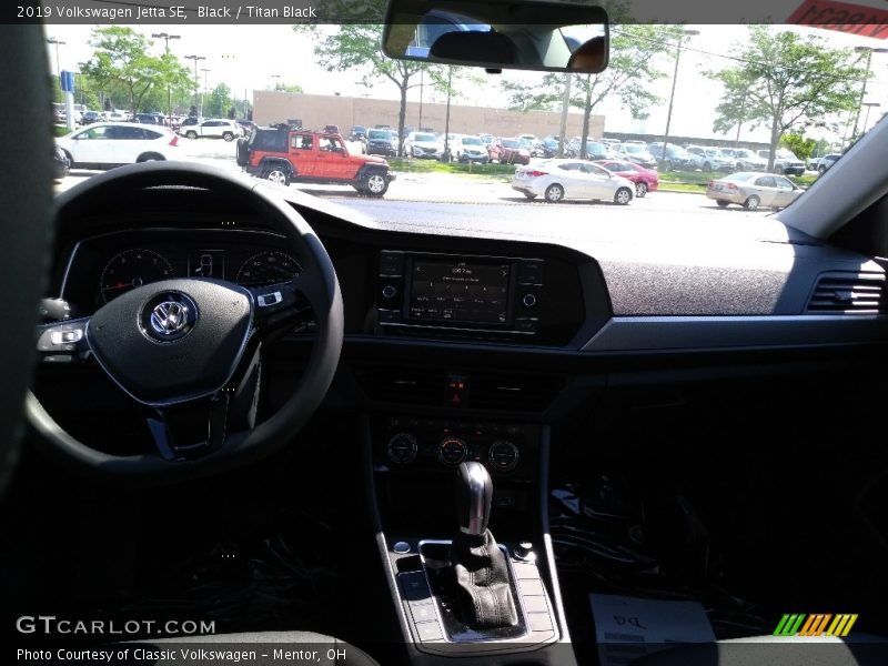 Black / Titan Black 2019 Volkswagen Jetta SE