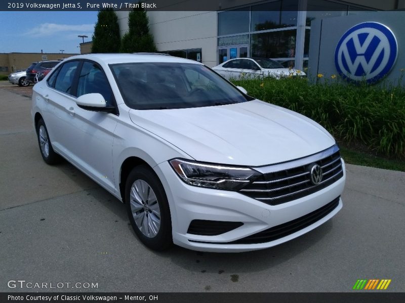 Pure White / Titan Black 2019 Volkswagen Jetta S