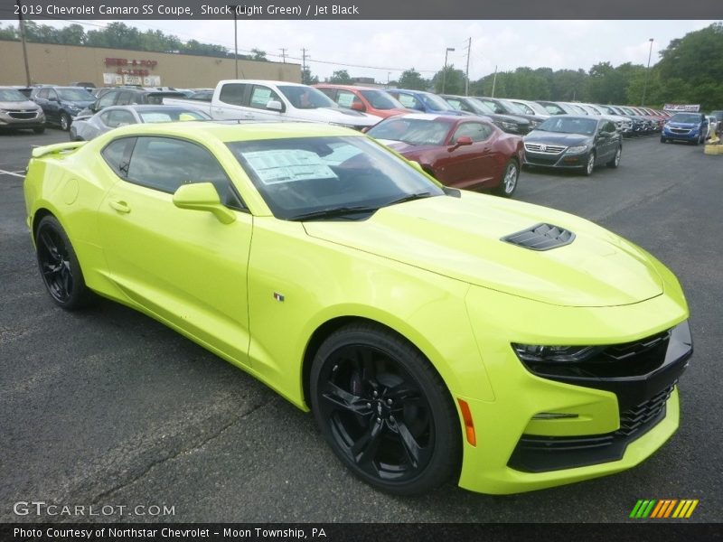 Front 3/4 View of 2019 Camaro SS Coupe