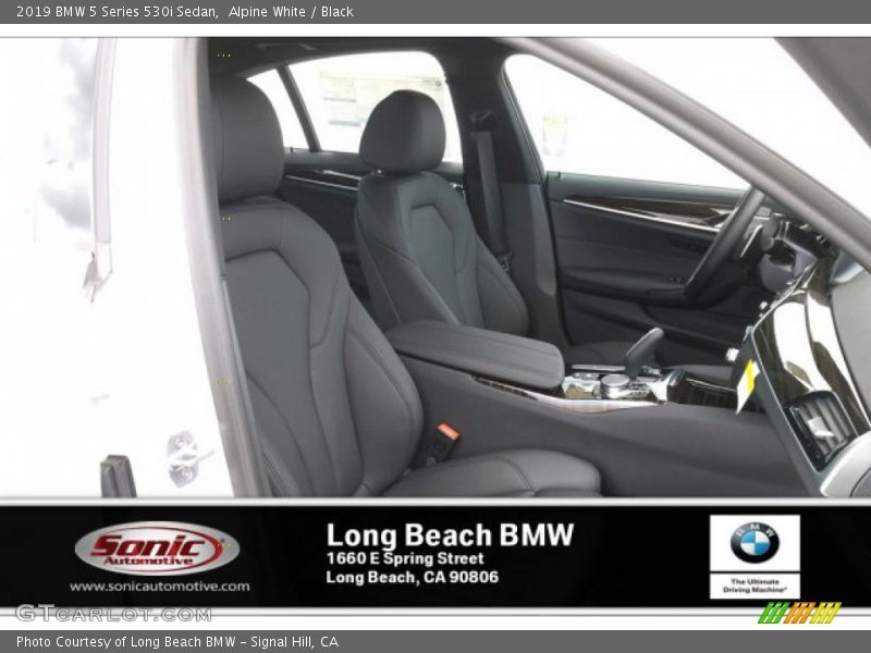 Alpine White / Black 2019 BMW 5 Series 530i Sedan