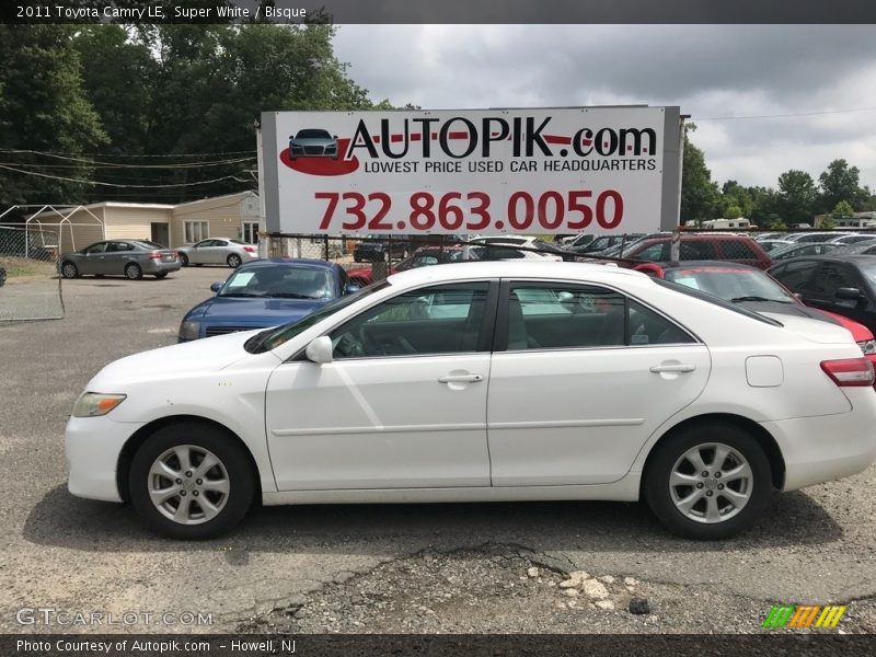 Super White / Bisque 2011 Toyota Camry LE