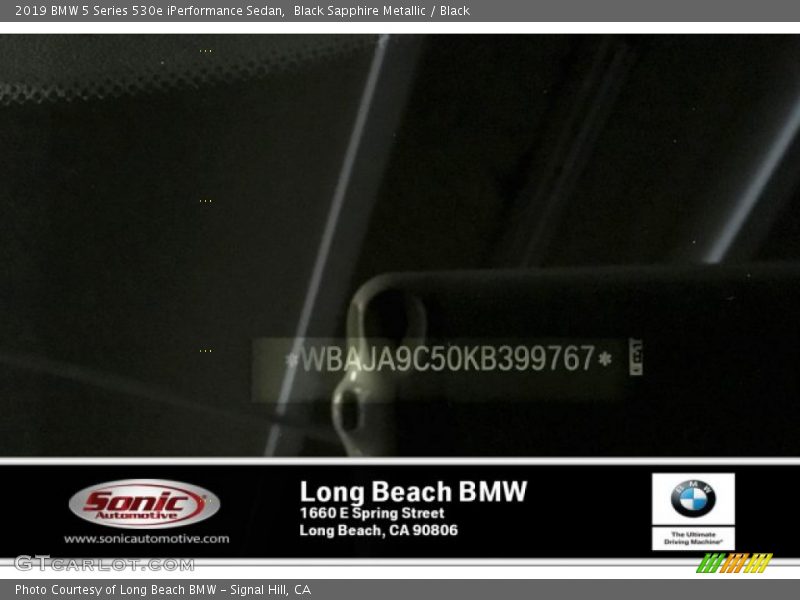 Black Sapphire Metallic / Black 2019 BMW 5 Series 530e iPerformance Sedan