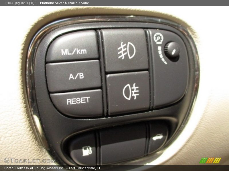Platinum Silver Metallic / Sand 2004 Jaguar XJ XJ8
