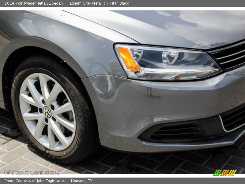 Platinum Gray Metallic / Titan Black 2014 Volkswagen Jetta SE Sedan