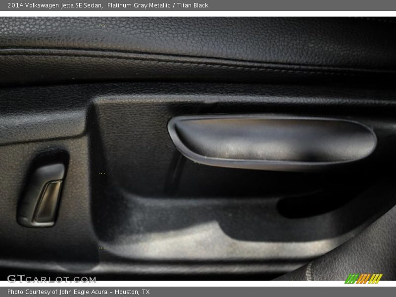 Platinum Gray Metallic / Titan Black 2014 Volkswagen Jetta SE Sedan
