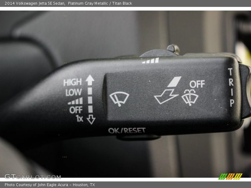 Platinum Gray Metallic / Titan Black 2014 Volkswagen Jetta SE Sedan