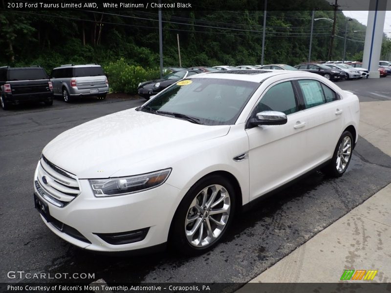 Front 3/4 View of 2018 Taurus Limited AWD