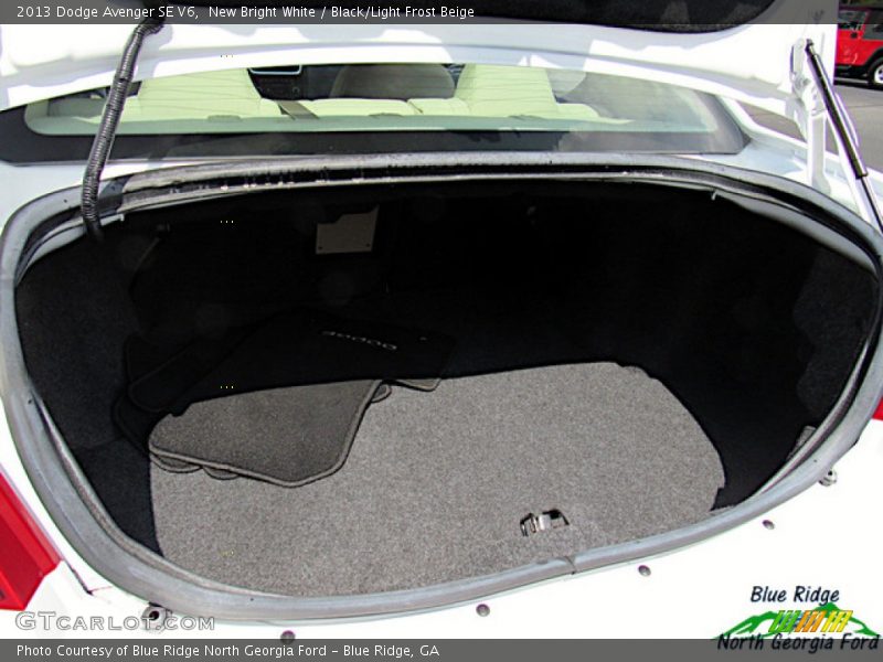 New Bright White / Black/Light Frost Beige 2013 Dodge Avenger SE V6