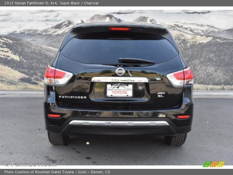 Super Black / Charcoal 2013 Nissan Pathfinder SL 4x4