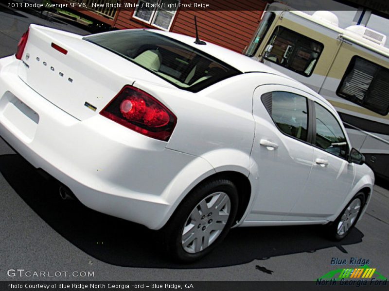 New Bright White / Black/Light Frost Beige 2013 Dodge Avenger SE V6