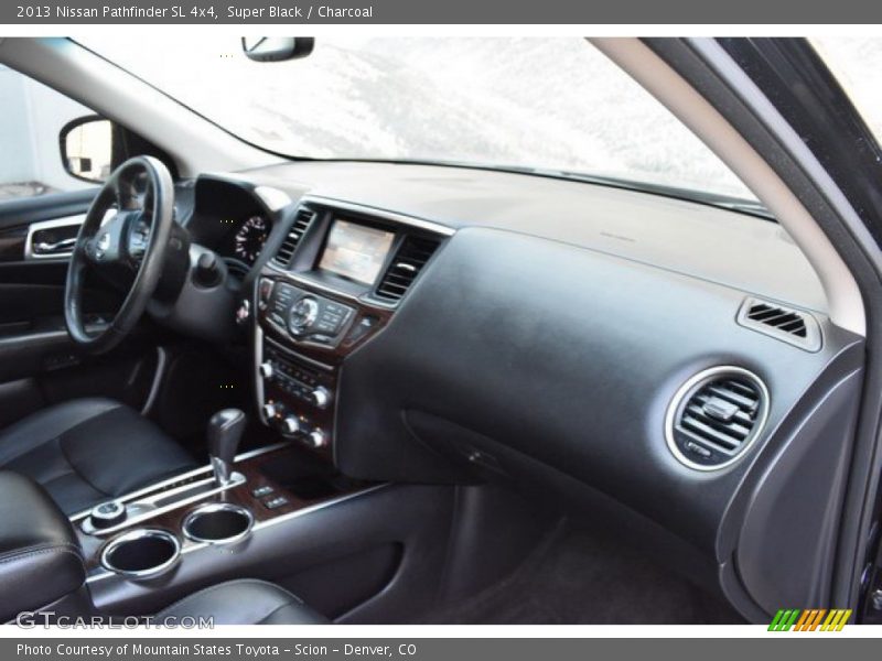 Super Black / Charcoal 2013 Nissan Pathfinder SL 4x4