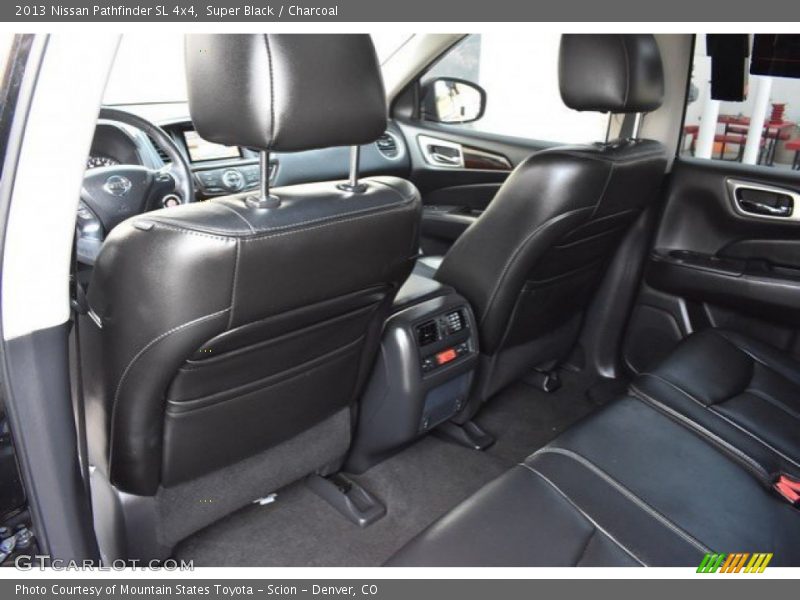 Super Black / Charcoal 2013 Nissan Pathfinder SL 4x4