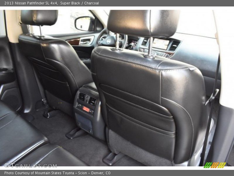 Super Black / Charcoal 2013 Nissan Pathfinder SL 4x4