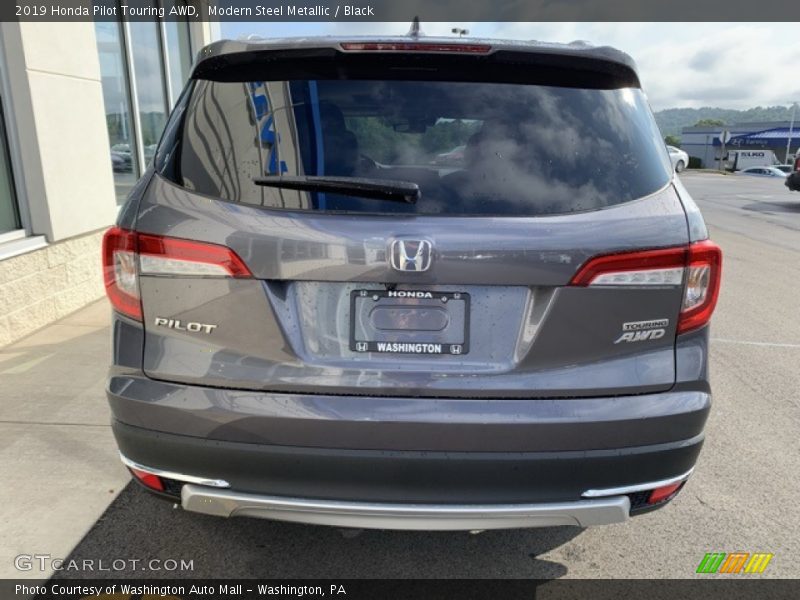 Modern Steel Metallic / Black 2019 Honda Pilot Touring AWD