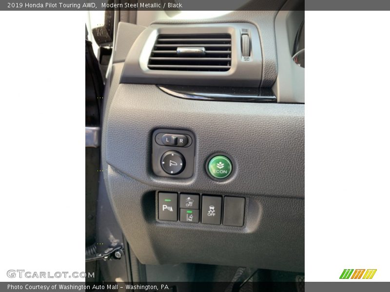 Modern Steel Metallic / Black 2019 Honda Pilot Touring AWD