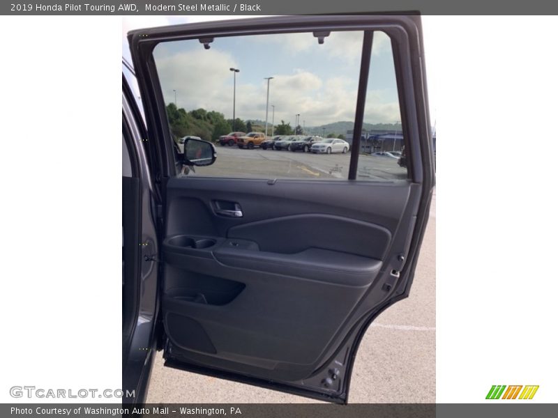 Modern Steel Metallic / Black 2019 Honda Pilot Touring AWD