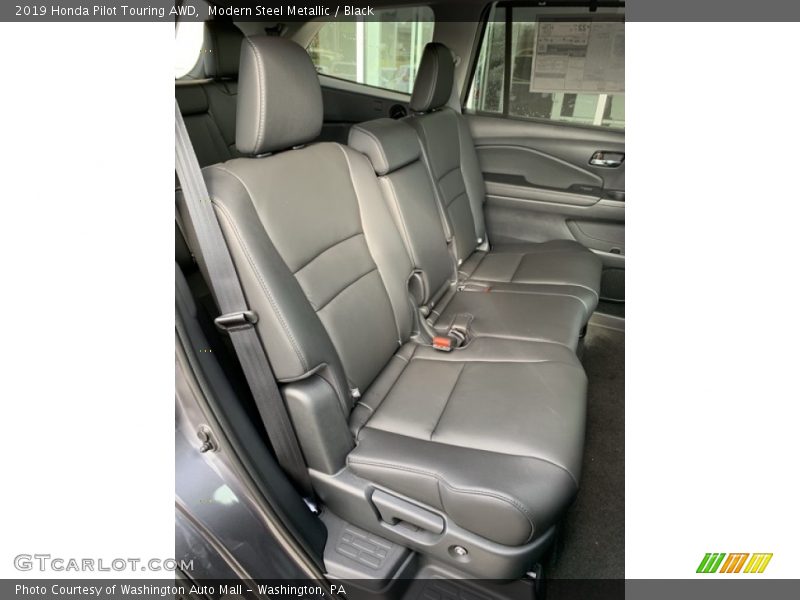 Modern Steel Metallic / Black 2019 Honda Pilot Touring AWD