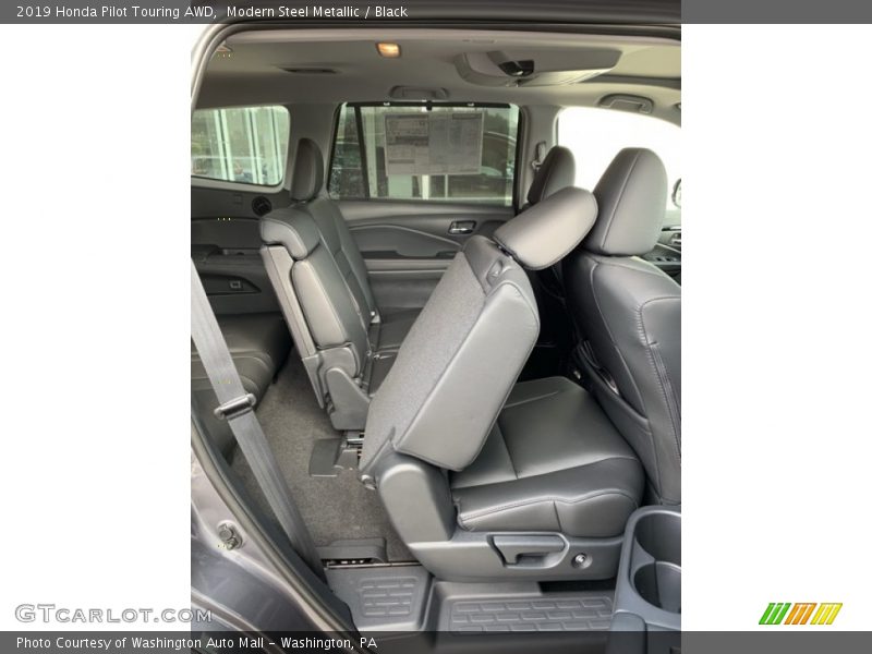 Modern Steel Metallic / Black 2019 Honda Pilot Touring AWD