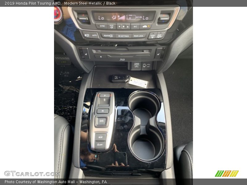 Modern Steel Metallic / Black 2019 Honda Pilot Touring AWD