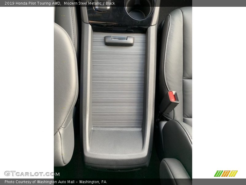 Modern Steel Metallic / Black 2019 Honda Pilot Touring AWD