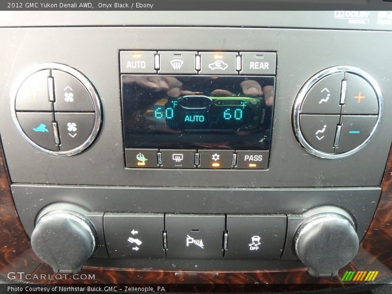 Onyx Black / Ebony 2012 GMC Yukon Denali AWD