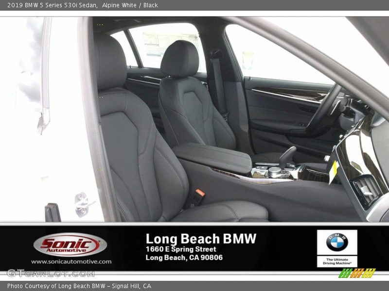 Alpine White / Black 2019 BMW 5 Series 530i Sedan