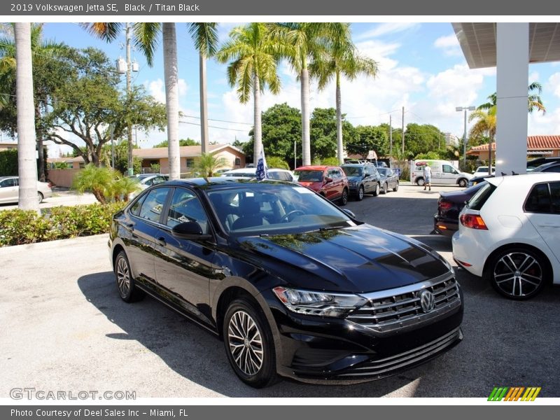 Black / Titan Black 2019 Volkswagen Jetta SE