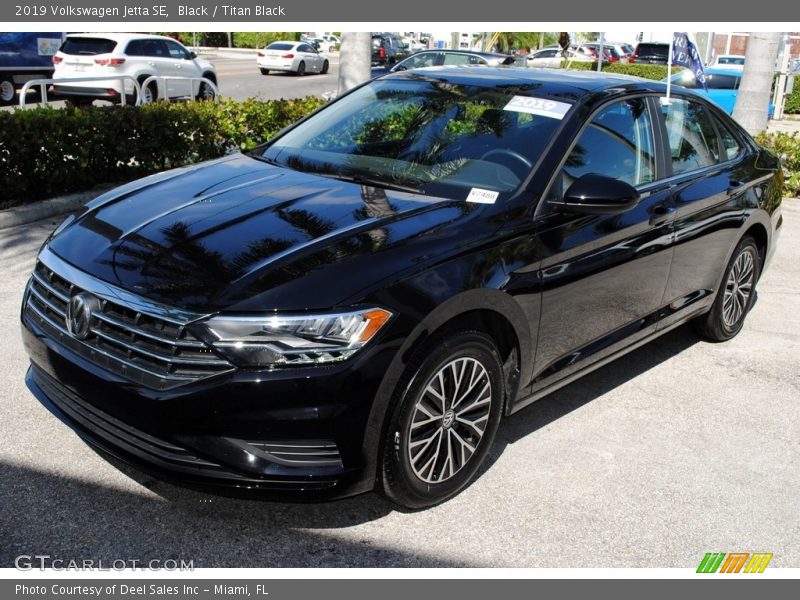 Black / Titan Black 2019 Volkswagen Jetta SE