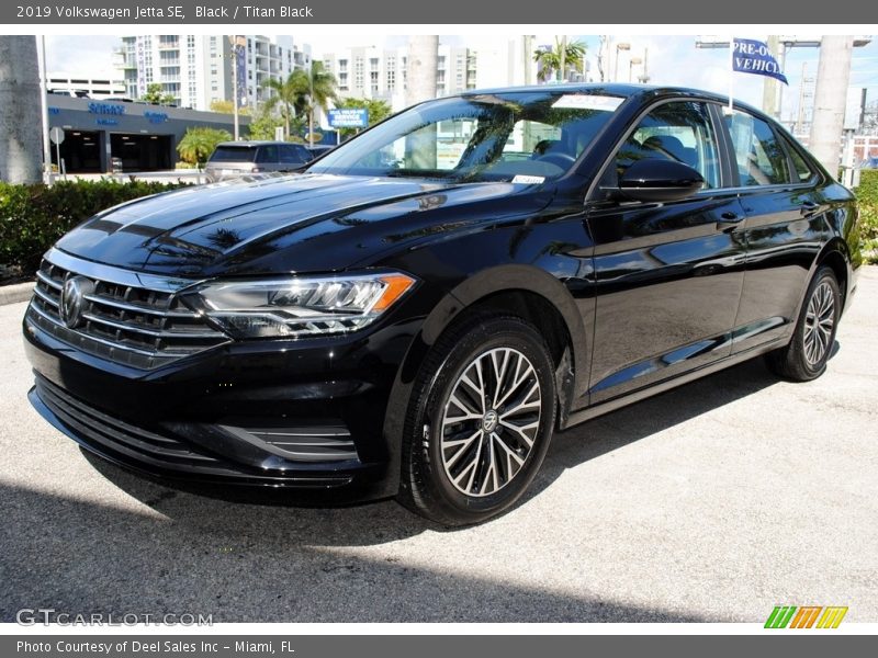 Black / Titan Black 2019 Volkswagen Jetta SE