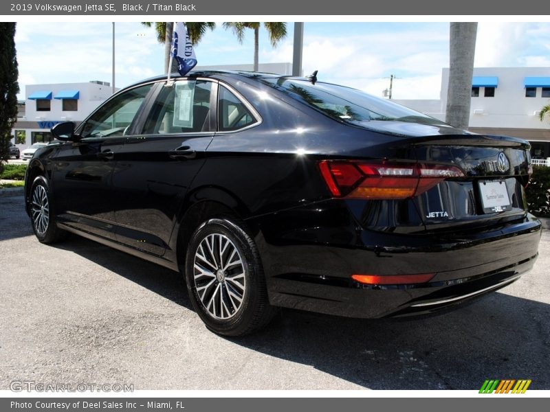 Black / Titan Black 2019 Volkswagen Jetta SE