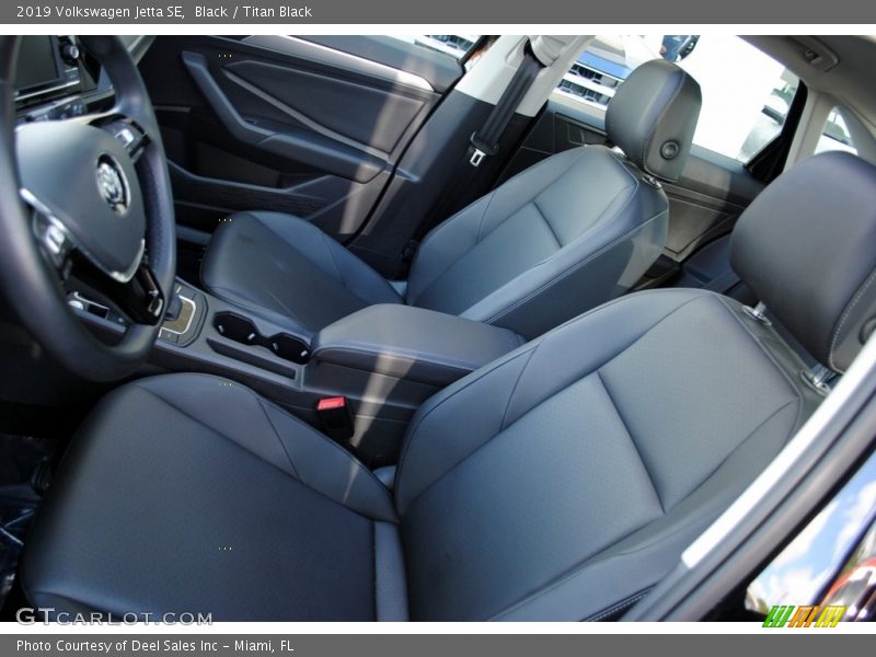 Black / Titan Black 2019 Volkswagen Jetta SE
